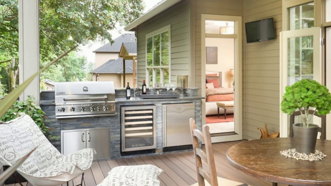 Dapur terbuka sederhana di area outdoor