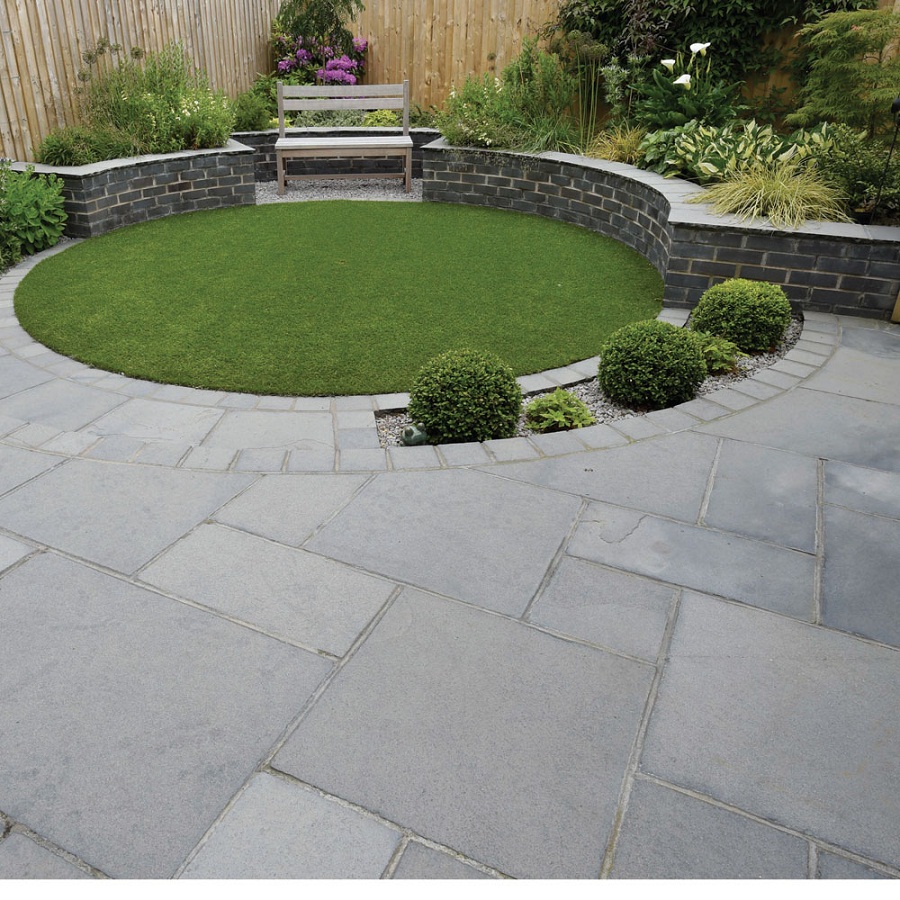 Desain Paving Block dengan Variasi Ukuran