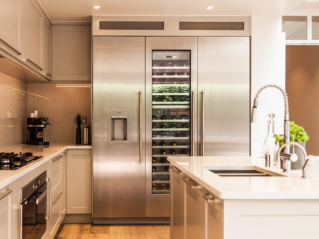 Lemari Dapur Aluminium Metalik