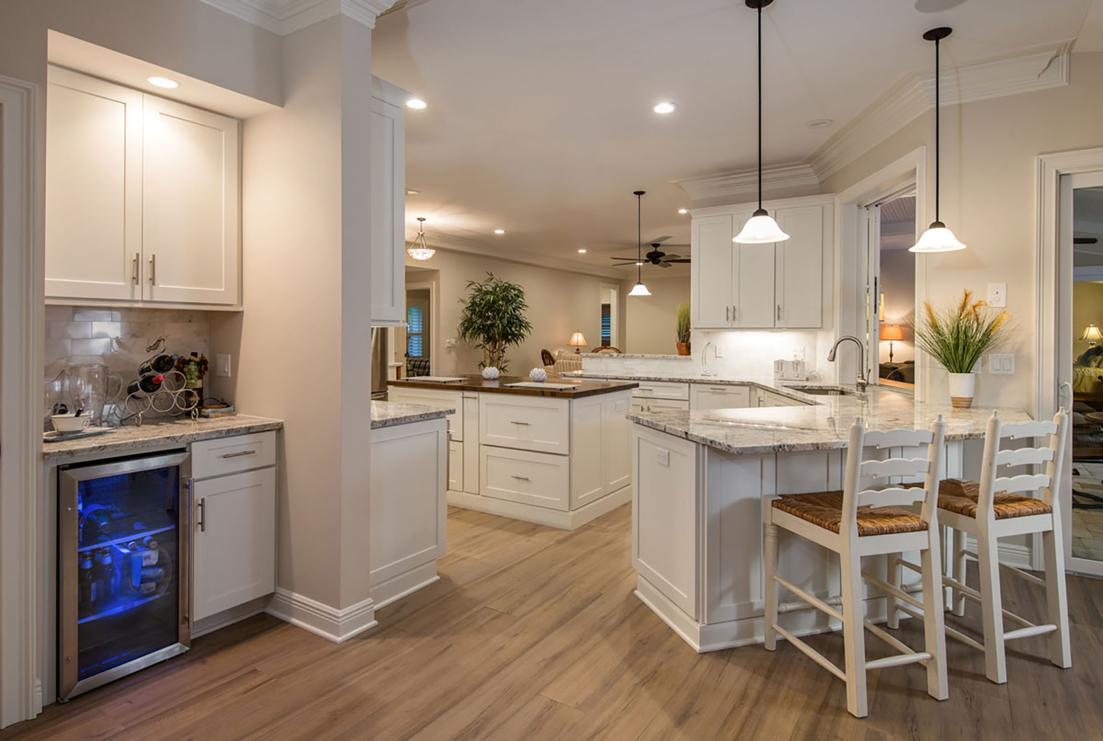 Model lemari dapur yang sederhana