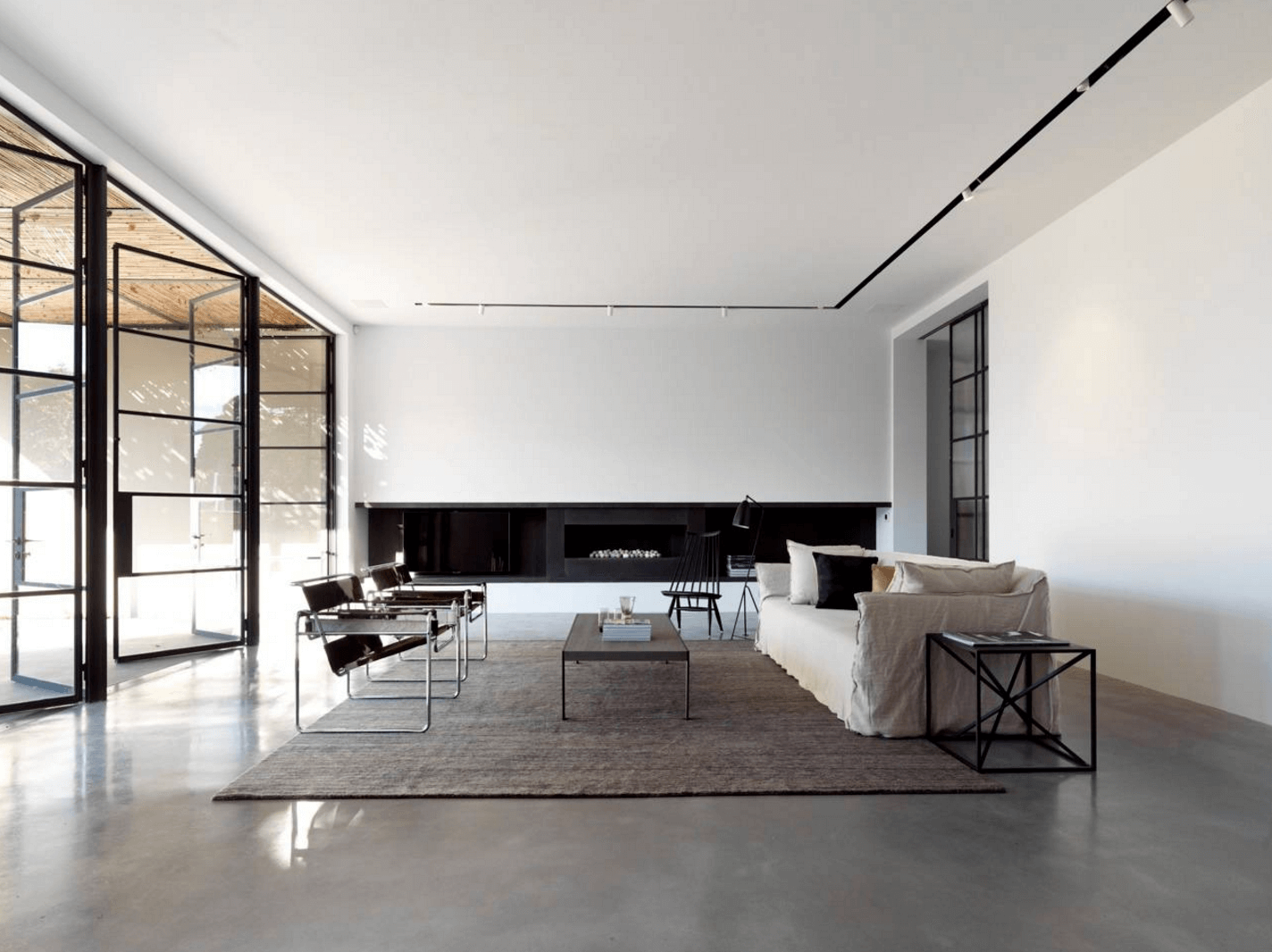 Desain Interior Rumah Monokrom
