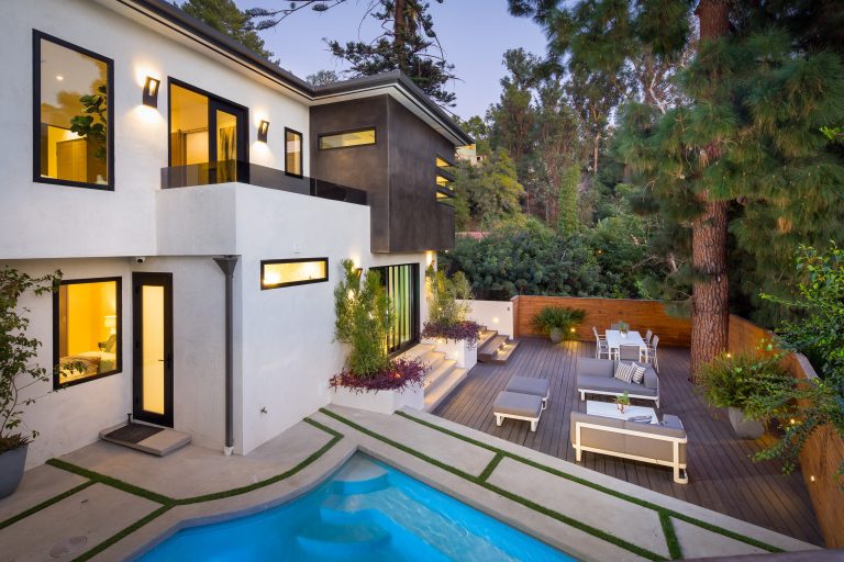 Membangun sebuah rumah tentunya sangat memperhatikan kenyamanan sang