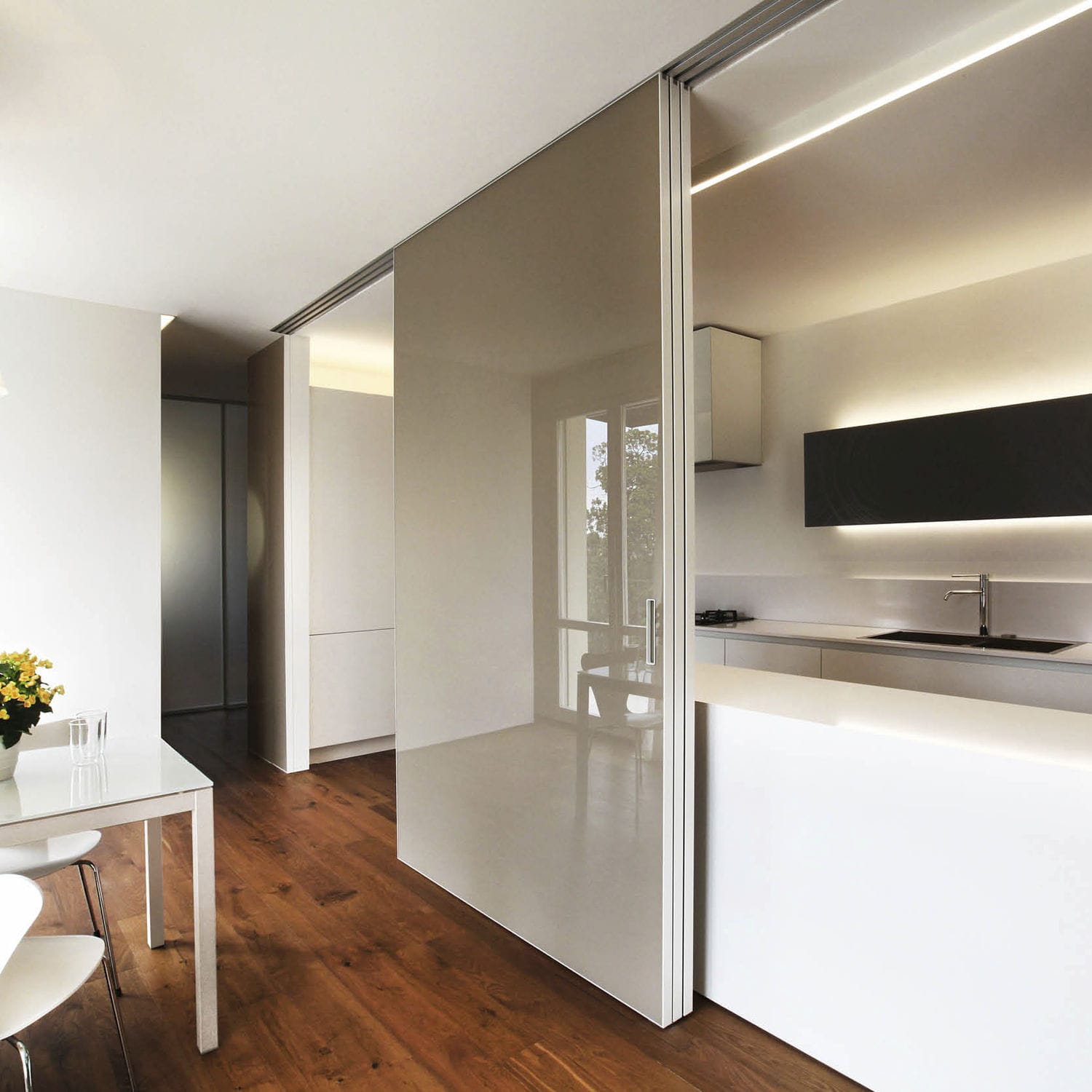 Lemari Sekat Ruang Tamu Minimalis