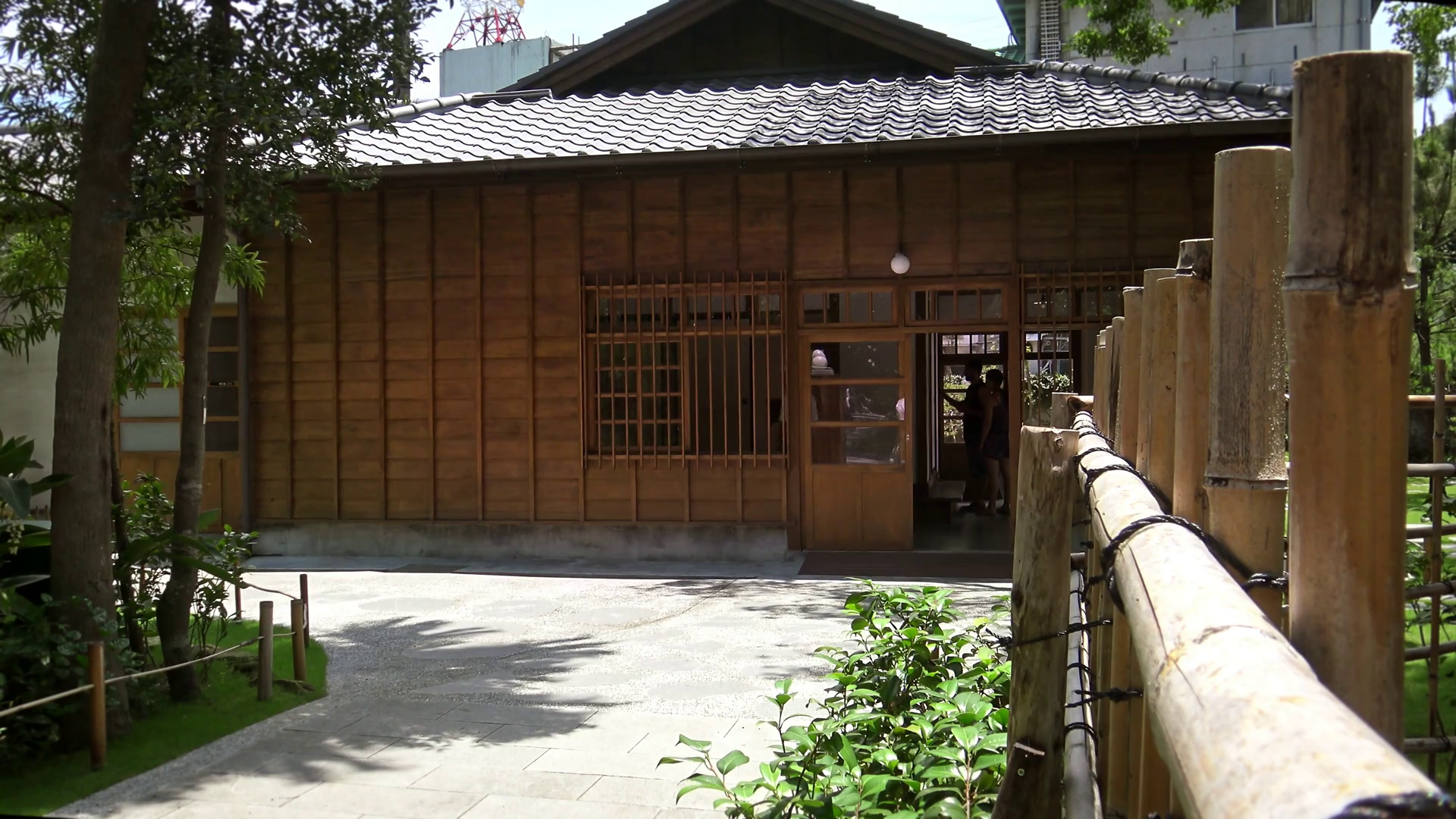 Desain Rumah Bambu Unik
