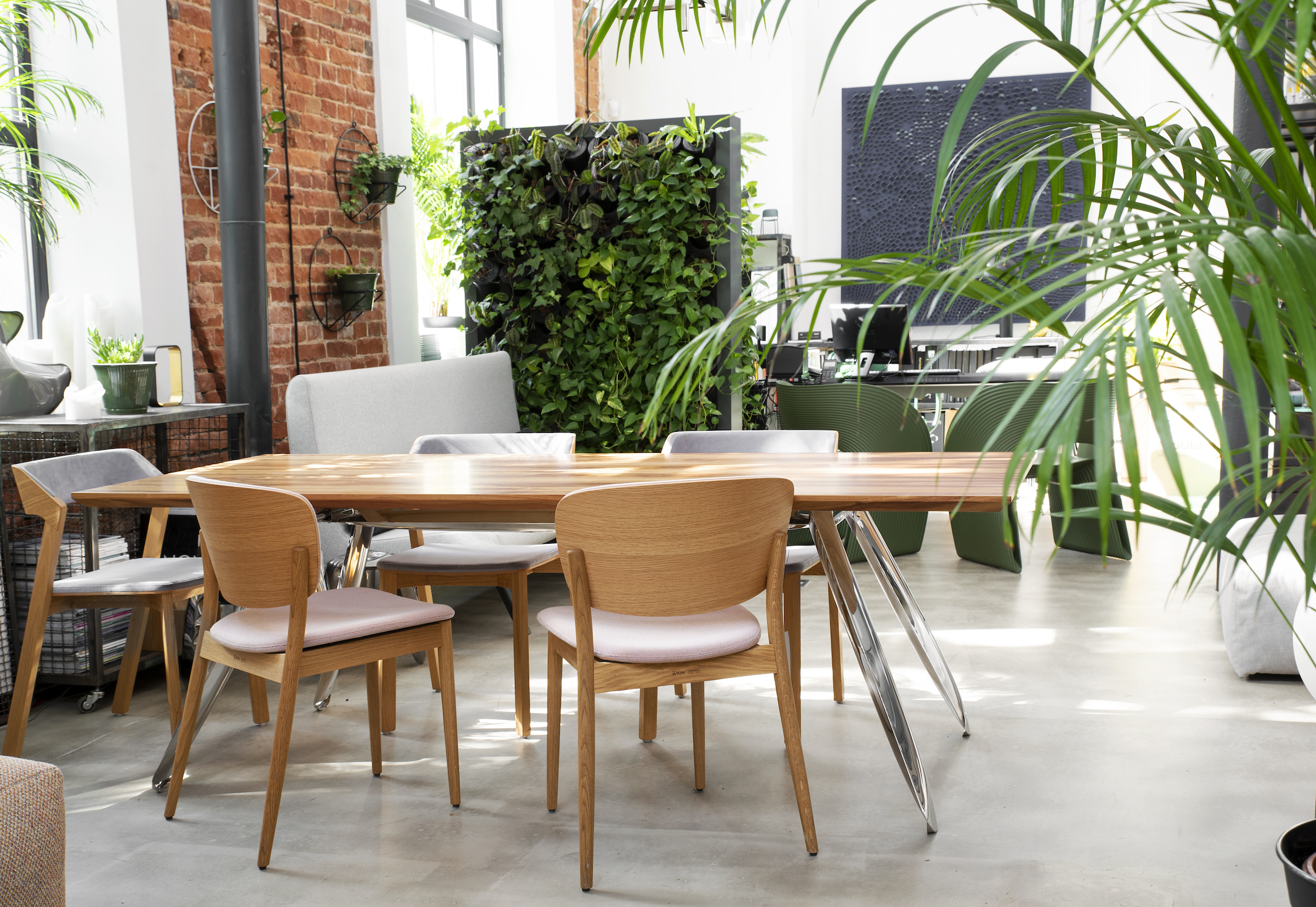 Desain Taman Dalam Rumah Minimalis