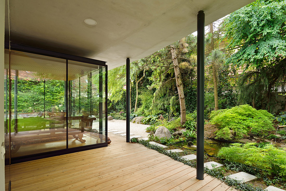 Foto Taman Dalam Rumah Minimalis