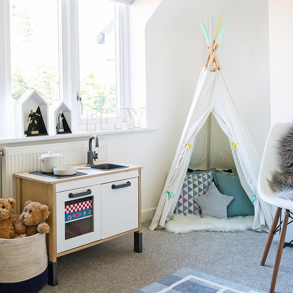 Hiasan Kamar Bayi