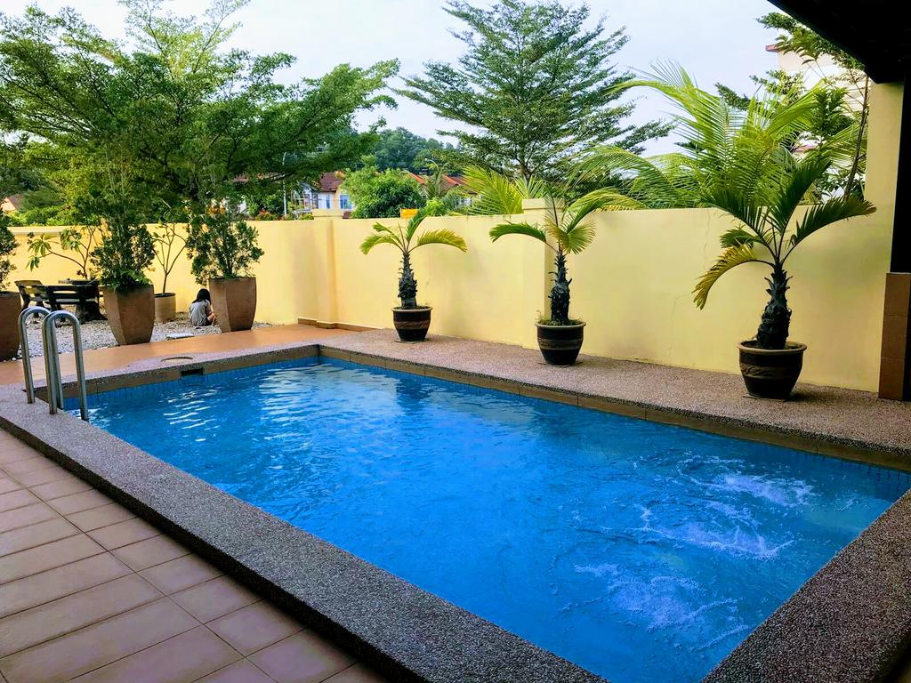 Kolam Renang Rumah Pribadi