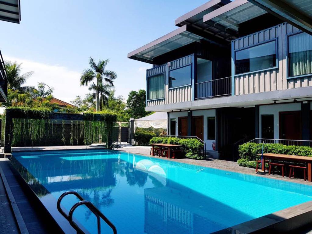 Reka Bentuk Kolam Renang Rumah