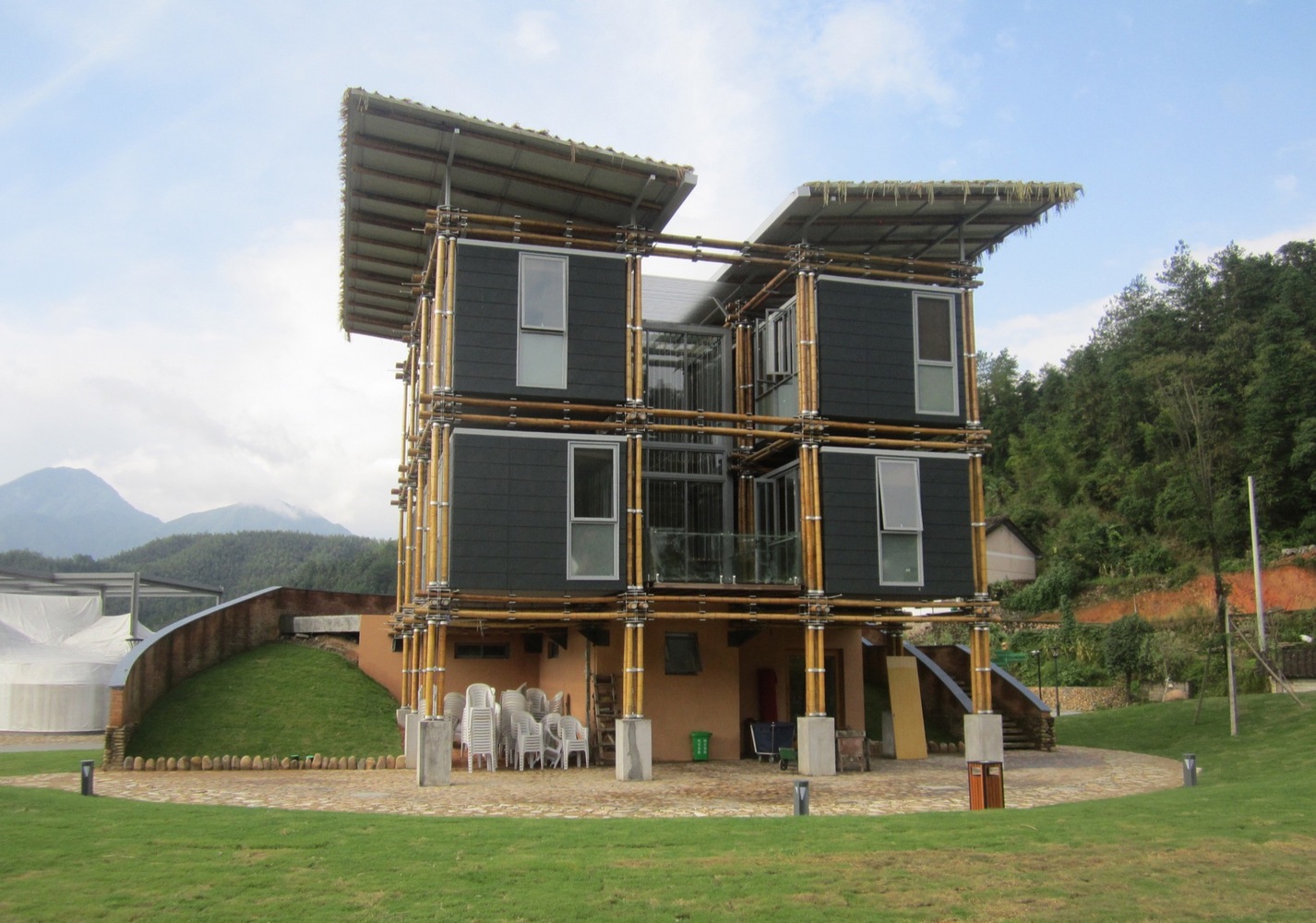 Rumah Bambu Cantik