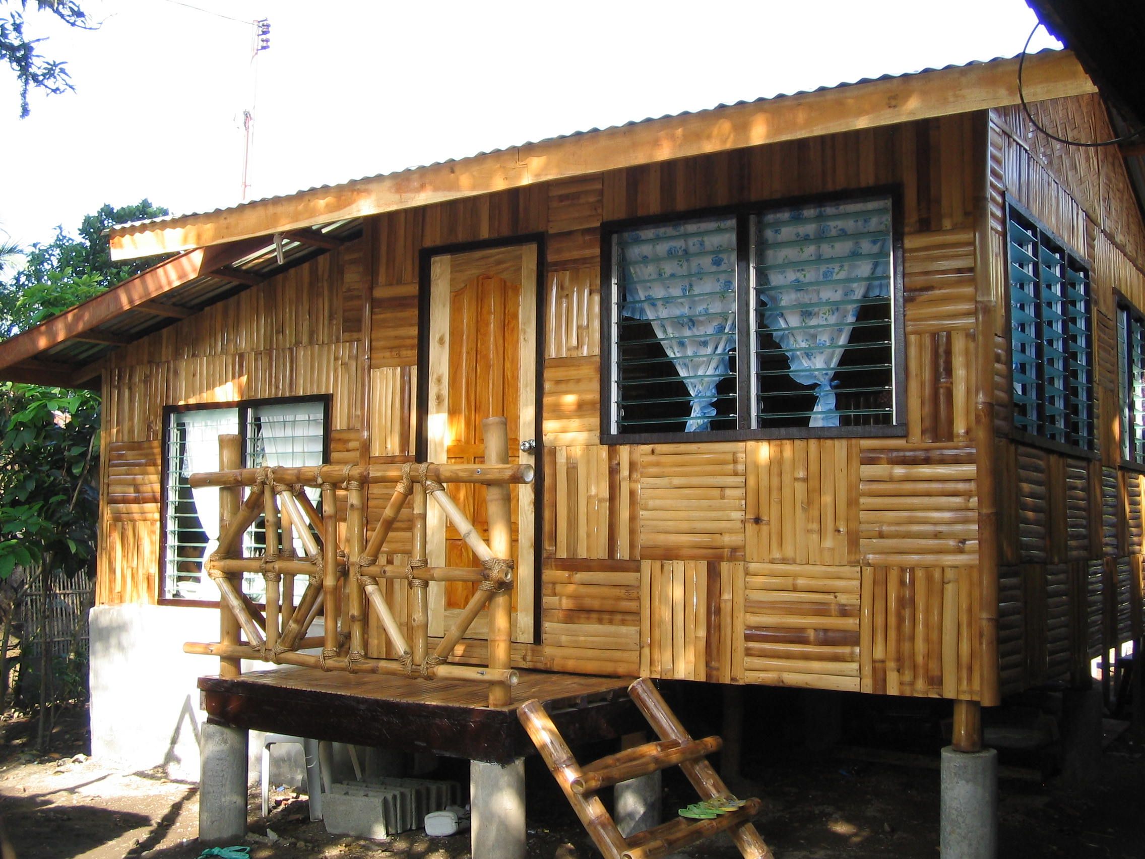 Rumah Bambu Minimalis