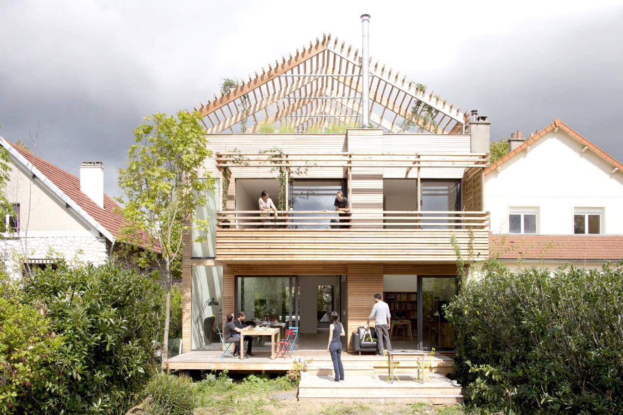 Rumah Bambu Yang Mewah