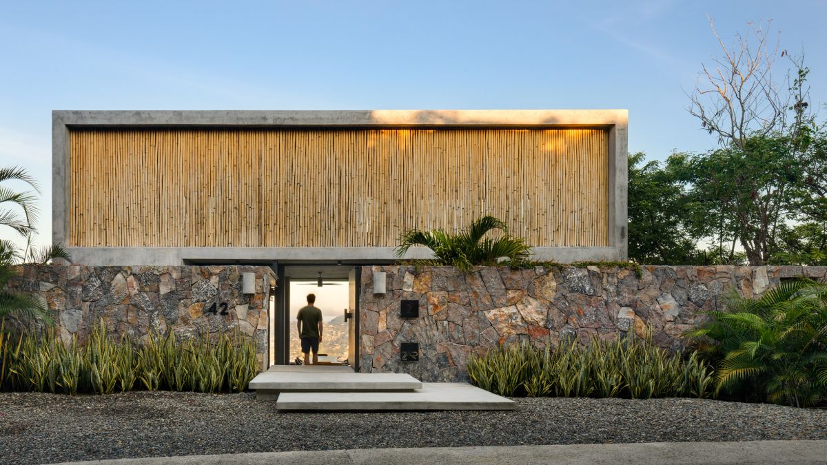 Rumah Kontemporer Bambu