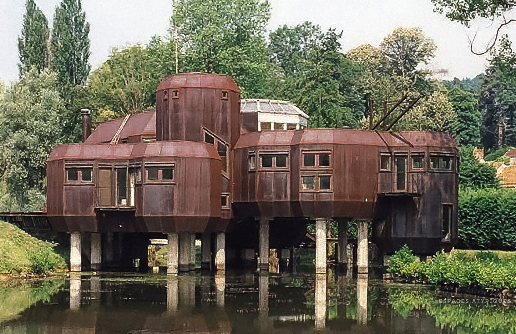 Rumah Panggung Kayu Minimalis