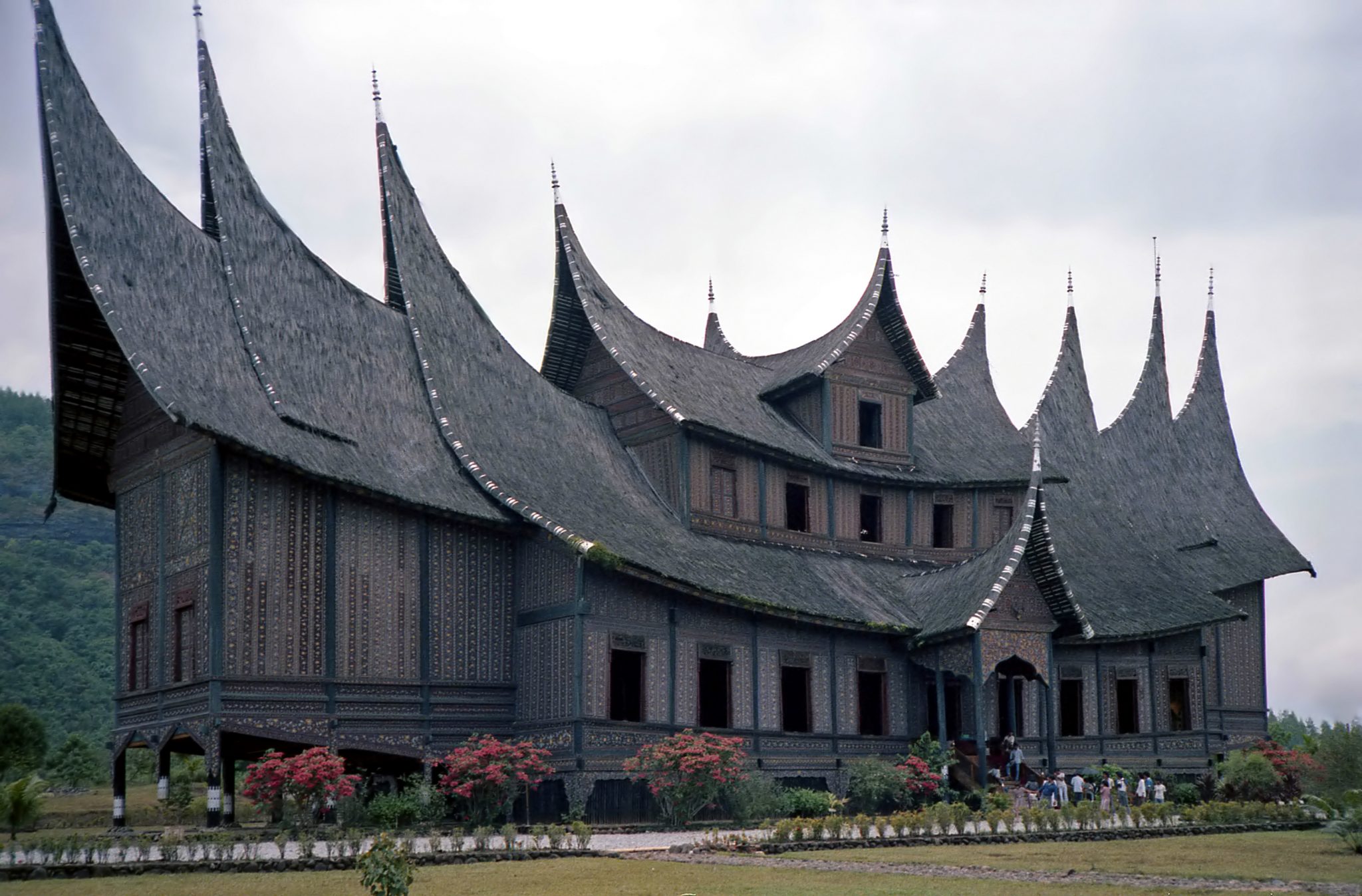 Berbentuk panggung