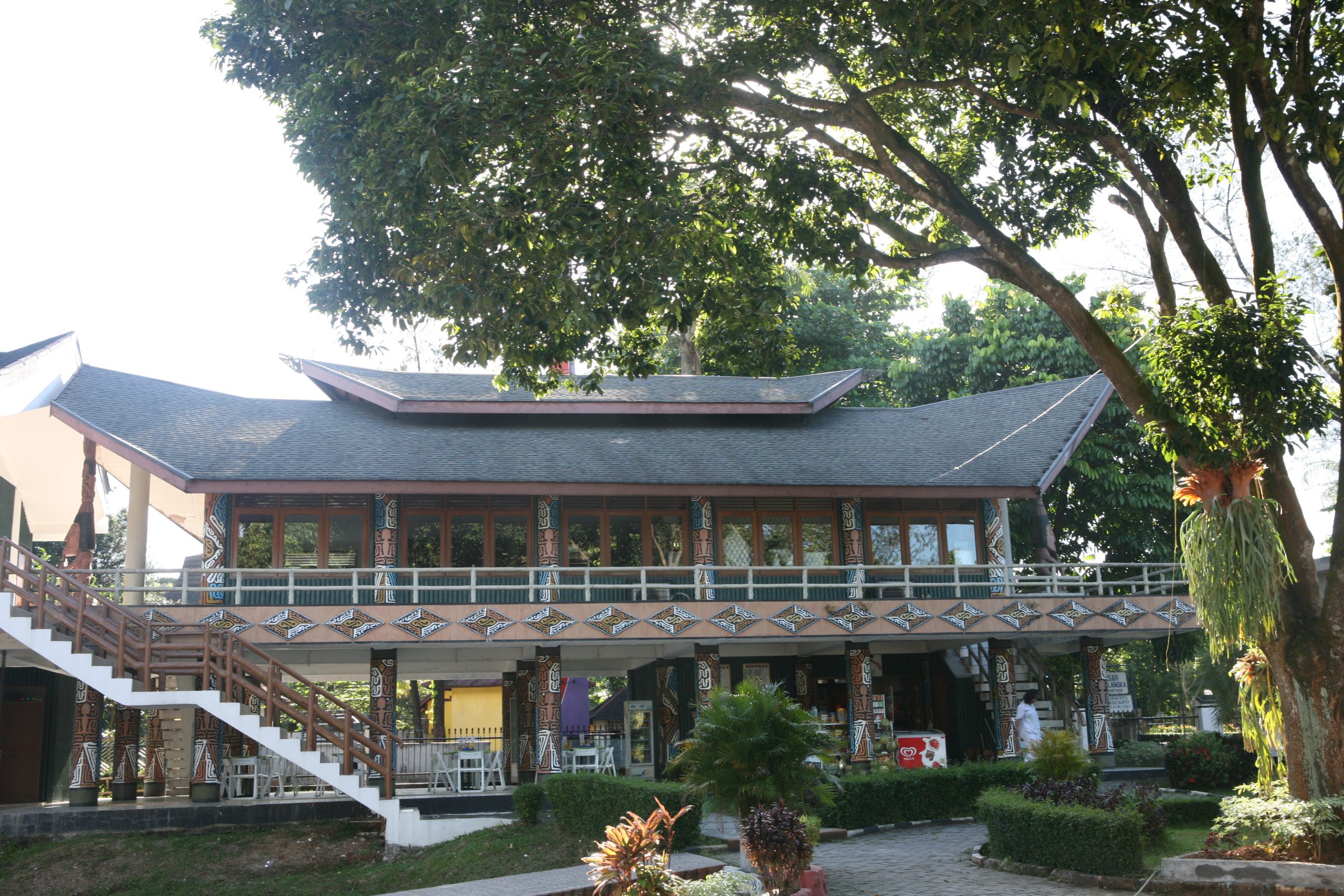 Rumah Adat Rumsram