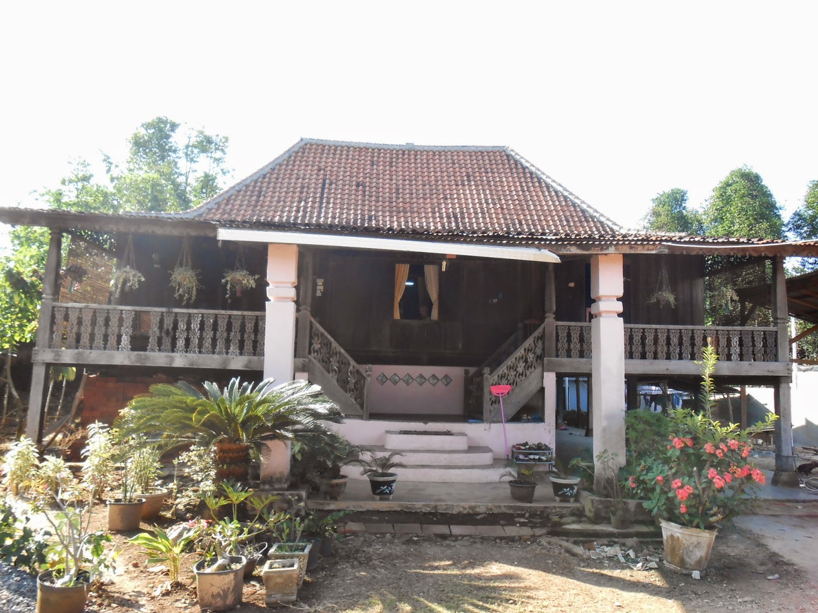 Bahan Bangunan Nuwo Sesat