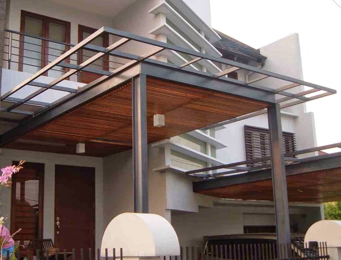 Kanopi Perpaduan Material Kayu dan Rangka Galvanum Berdesain Elegan