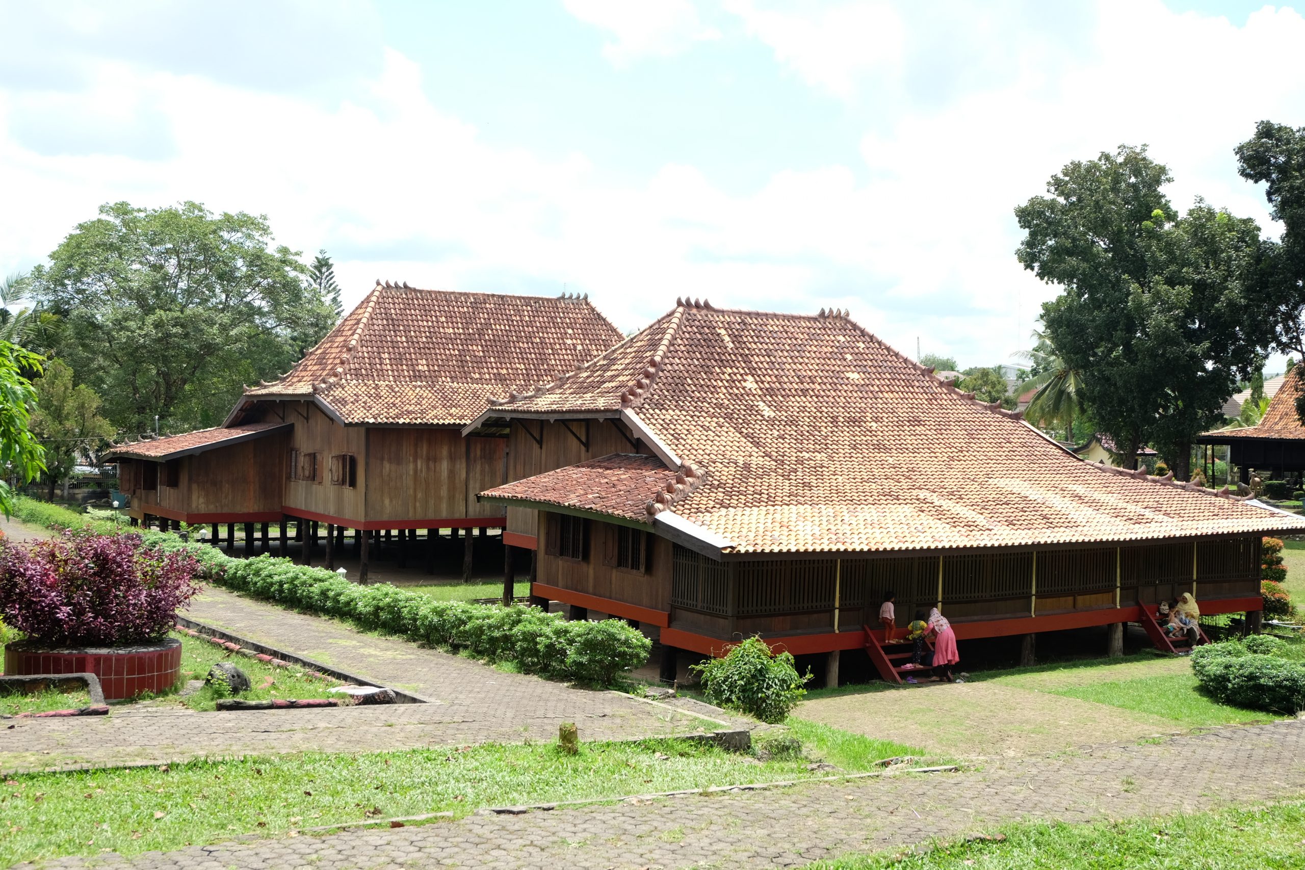 Rumah Adat Sumatera Selatan