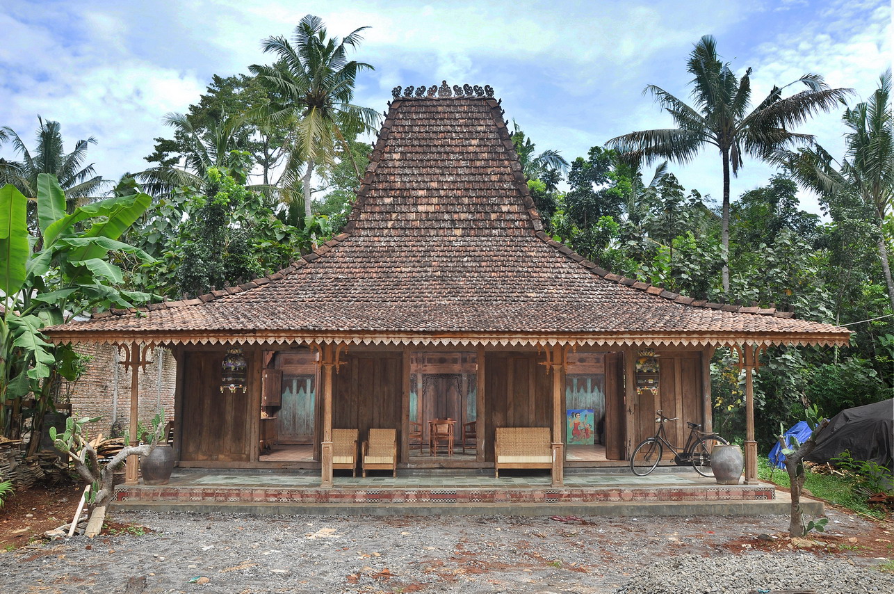 Rumah Limasan Jenis Lambang Sari