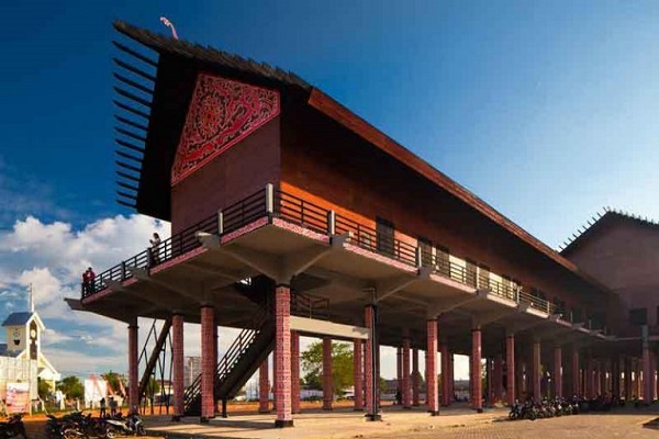 Rumah Adat Kalimantan Barat Bernama Panjang