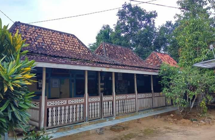 Rumah Khas Tanean Lanjhan Madura