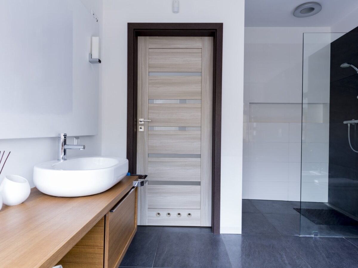 Pintu Kamar Mandi